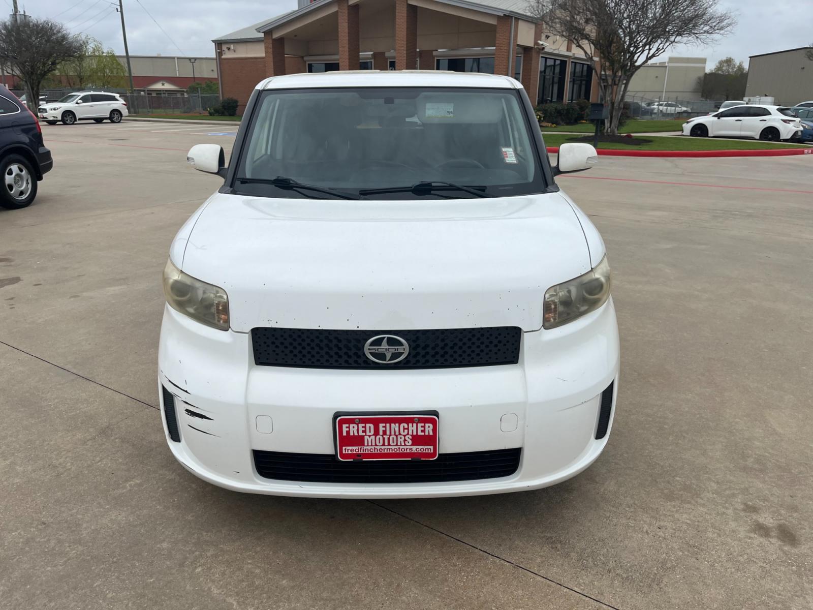 2009 white /black Scion xB Wagon (JTLKE50E591) with an 2.4L L4 DOHC 16V engine, Automatic transmission, located at 14700 Tomball Parkway 249, Houston, TX, 77086, (281) 444-2200, 29.928619, -95.504074 - Photo #1
